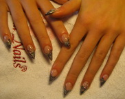 Épített porcelán, akrilvirágokkal